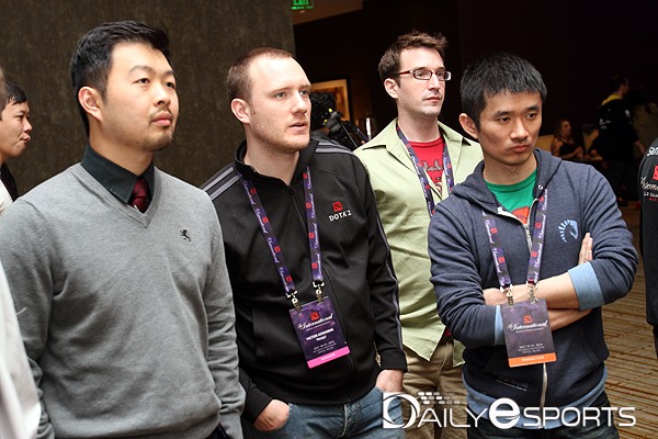 리퀴드 '나즈굴' 빅터 구센(가운데)