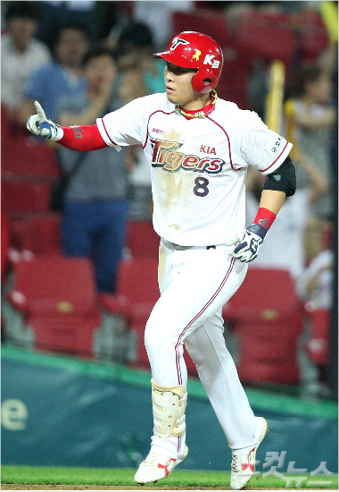 안치홍 국가대표 탈락 '의리 피해자' 논란