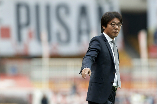 황선홍포항스틸러스감독.(사진제공=포항스틸러스홈페이지)