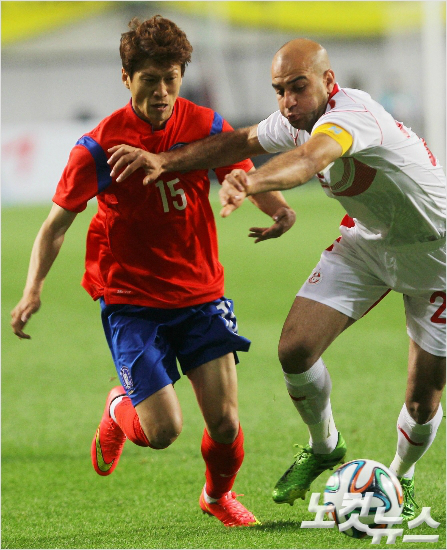 잉글랜드프로축구2부리그볼턴원더러스의더기프리드먼감독은이청용이필요한선수지만현실적으로재계약은쉽지않을것이라고예상했다.박종민기자