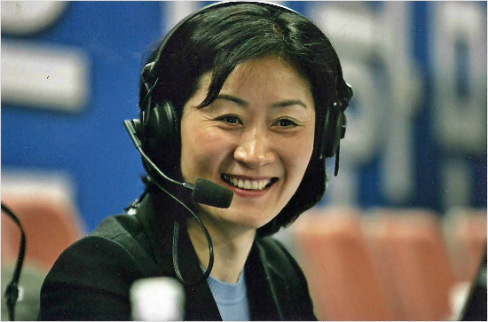 오랜방송해설경력을가진박미희감독은흥국생명부임후가장먼저선수들이패배의식을씻을수있도록자신감을불어넣는것에집중했다.(자료사진=흥국생명핑크스파이더스)