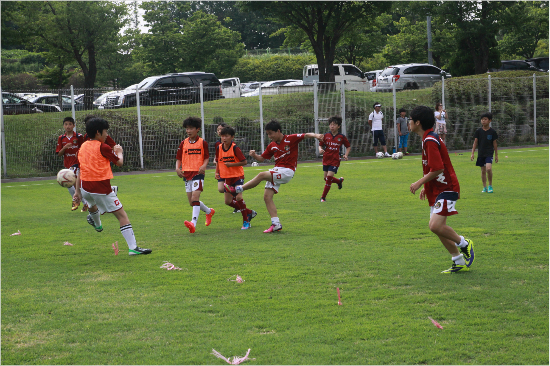 '은퇴선수와함께하는K리그다문화축구교실'은다문화자녀가각지역K리그구단유소년보급반에가입하여활동할수있도록필요한비용등을지원해주는프로그램이다.사진은대전시티즌에서운영하는보급반교육장면(사진/한국프로축구연맹제공)