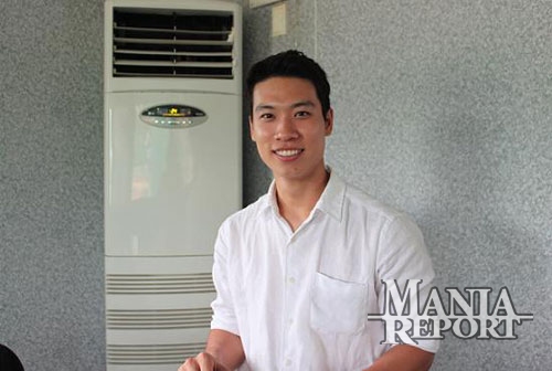 ▲덕수고야구부기록실에서인터뷰를진행하는동안나경민은미국에서의생활을덤덤하게풀어갔다.사진│김현희기자