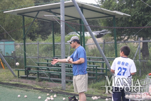 ▲김동엽이야구에만전념할수있던것은아버지김상국감독의힘이컸다.내일의유망주김동엽에게아버지는영원한'홈플레이트'다.사진│김현희기자