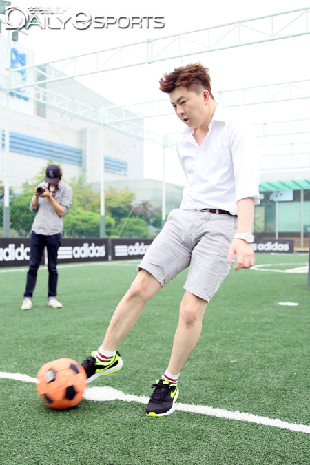 3골을 넣으며 가장 많은 수익금을 기부한 진영화.