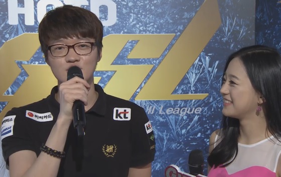 KT 롤스터 김대엽이 승자전에서 김민철을 꺾은 뒤 인터뷰에 응하고 있다(사진=곰exp 방송 화면 캡처).