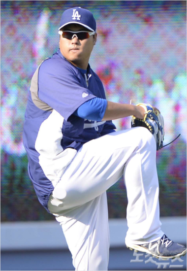'5일쉬웠는데...'14일(한국시각)애틀랜타원정에서시즌14승이무산된LA다저스류현진.(자료사진)