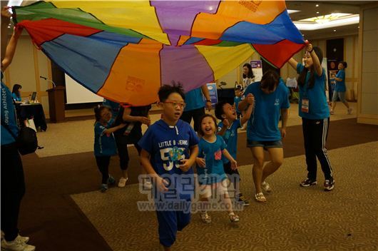 함께 하는 것, 그 자체만으로 지적 장애아동들에게 많은 도움이 된다.