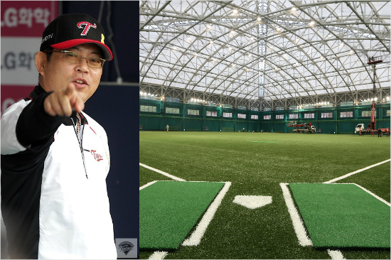 '이제지옥훈련각오해요'LG양상문감독(왼쪽)은22일준공식을연경기도이천LG챔피언스파크에대해"LG선수들에게는행운"이라고강조했다.사진은가로,세로80m국내최대규모의실내훈련장.(자료사진=LG트윈스)