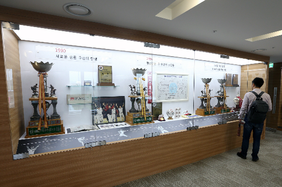 '자부심과목표의식을가져라'LG챔피언스파크에는트윈스와농구단세이커스의영광을담은역사관도있다.(자료사진=LG)