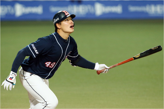'평범한타자에서타격왕후보로'민병헌이생각의변화와함께달라졌다.(자료사진=두산베어스)