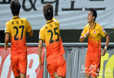 '6경기 무패' 광주 FC, 두 마리 토끼 잡아