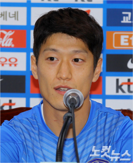 베네수엘라와평가전을앞둔축구대표팀의주장으로선임된이청용은베테랑국가대표이동국과차두리의합류에상당한만족감을감추지않았다.박종민기자