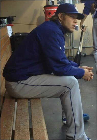 '흠부상이역시발목을잡나?'5일(한국시각)메이저리그홈페이지가발표한모의MVP투표에서2위에오른LA다저스에이스클레이튼커쇼.(자료사진=다저스트위터)