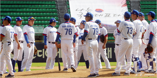 지난광저우아시안게임에이어2연패에도전하는인천아시안게임대한민국야구대표팀이16일오후서울잠실야구장에서첫공개훈련을갖고있다.황진환기자