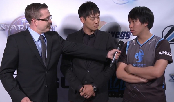 로캣 고석현이 승리 후 인터뷰를 하고 있다(이미지 캡처=ESL 방송)