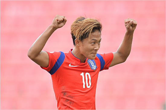 '코리안메시'이승우는아시아축구연맹(AFC)16세이하(U-16)챔피언십에서4경기연속골맛을보며5골4도움을기록했다.한국은이승우의활약을앞세워12년만의우승에도전한다.(자료사진=AFC)