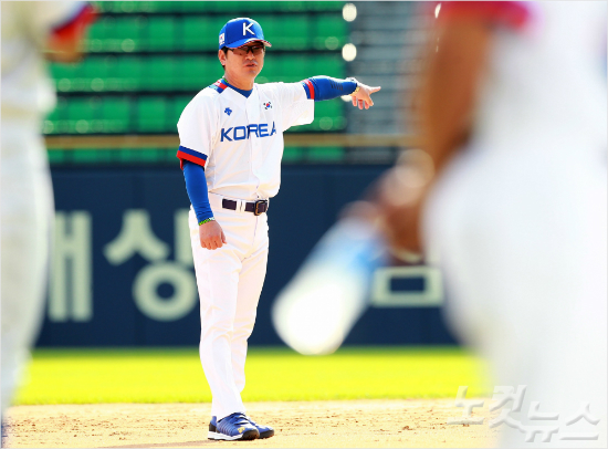 지난광저우아시안게임에이어2연패에도전하는인천아시안게임대한민국야구대표팀이16일오후서울잠실야구장에서첫공개훈련을갖고있다.황진환기자