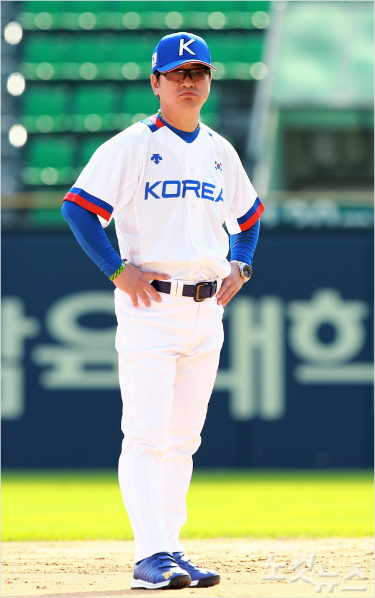 지난광저우아시안게임에이어2연패에도전하는인천아시안게임대한민국야구대표팀이16일오후서울잠실야구장에서첫공개훈련을갖고있다.황진환기자