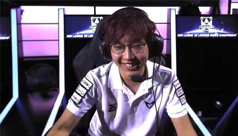 삼성 화이트 '임프' 구승빈이 펜타킬을 달성하며 웃는 모습(사진=온게임넷 생방송 캡처).