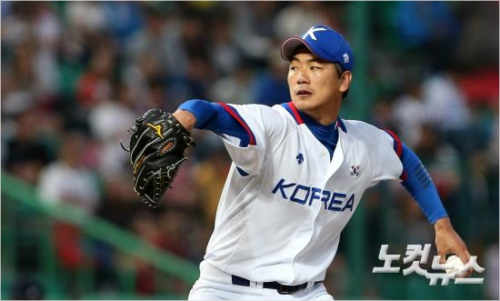 '좀뜨긴하네'김광현이22일인천아시안게임야구태국과1차전에선발등판해역투를선보이고있다.(인천=박종민기자)