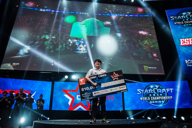 우승을 차지한 삼성 칸 강민수(Photo=DreamHack, Abraham Engelmark)