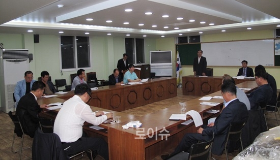 ▲한국법무보호복지공단부산지부재사회위원회가10월월례회를갖고있다.<부산지부제공>