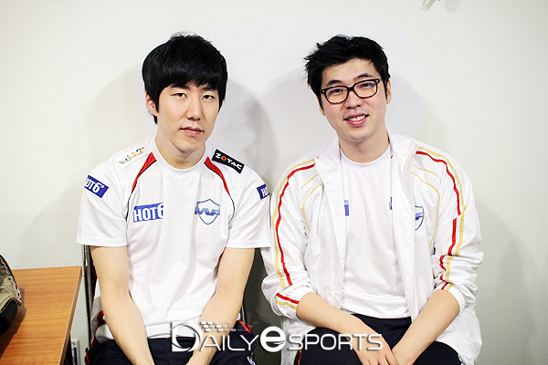MVP 피닉스 '힌' 이승곤(왼쪽)과 '마치' 박태원.