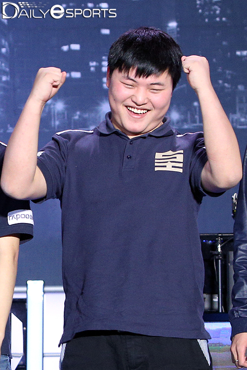 'Uzi' 지안지하오, 사상 첫 2연속 롤드컵 4강