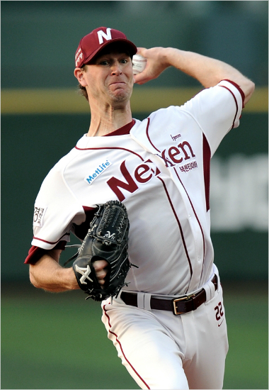 8일목동삼성전에서호투를펼치고승리투수요건을갖췄지만불펜난조로20승이무산된넥센에이스밴헤켄.(자료사진=넥센히어로즈)