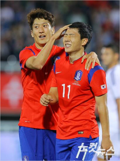 카타르에서활약하는남태희는울리슈틸리케감독부임후가진첫번째A매치에서단연돋보이는활약으로'황태자'로도약할수있는확실한발판을마련했다.박종민기자