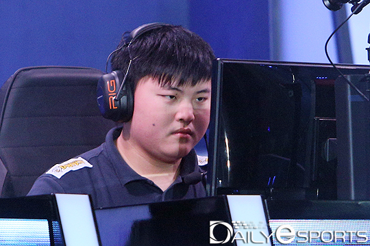 로얄클럽 'Uzi' 지안지하오 "LOL은 팀워크다"