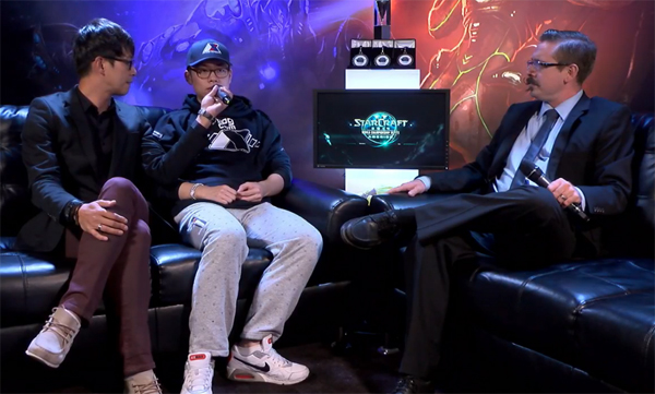 경기 후 인터뷰 중인 액시옴 김민혁(이미지 캡처=ESL TV)