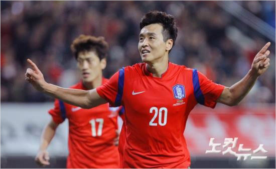 14일저녁서울월드컵경기장에서열린하나은행초청축구국가대표팀친선경기대한민국과코스타리카의경기전반전이동국이팀의첫번째골을성공시킨뒤환호하고있다.(박종민기자)