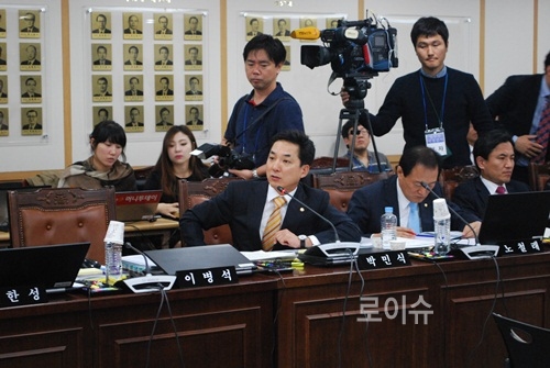 ▲법무부국정감사에서질의하는박민식의원.<박민식의원실제공>
