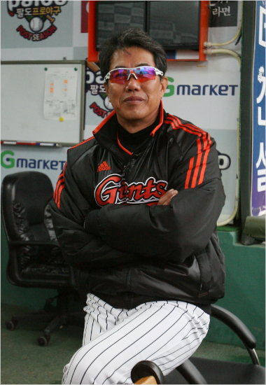 '웃으면서갈랍니다'17일LG와2014시즌최종전을앞두고사퇴의사를밝힌김시진롯데감독.(자료사진=롯데자이언츠)