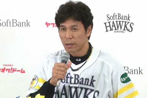 이대호가속해있는일본프로야구소프트뱅크호크스의아키야마고지(秋山幸二·52)감독이팀성적과상관없이이번시즌을끝으로팀을떠나기로했다.(사진=유튜브영상캡처)