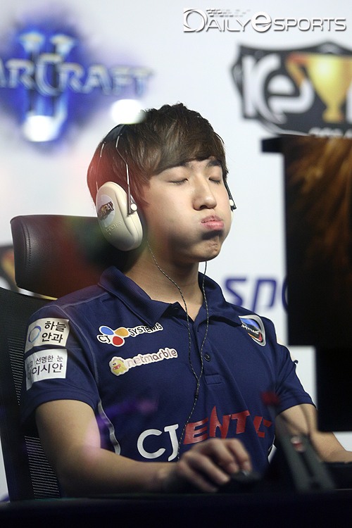 CJ 김준호, 프로토스 징크스에 또 발목