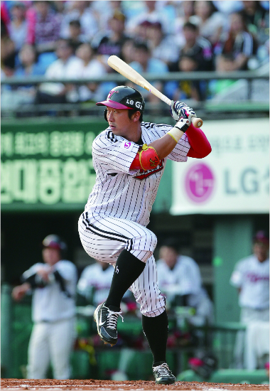 2루타성타구를치고도주루실수로아웃된이병규.(자료사진=LG트윈스)