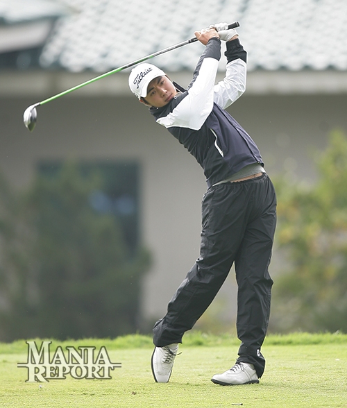 ▲이형준이1번홀에서티샷을날리고있다.사진