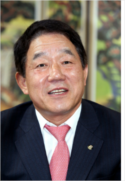 제주 전국체전 폐막-악천후 속 4년만의 세계新등 기록 약진