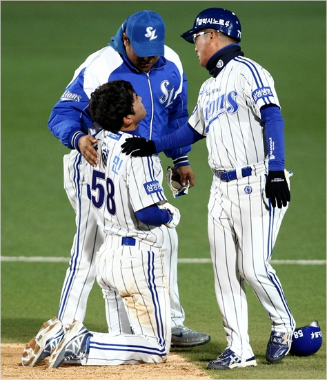 박해민이왼손약지부상을당했다.(자료사진=삼성라이온스)