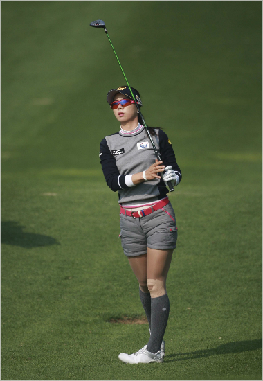 허윤경은한국여자프로골프(KLPGA)투어2주연속우승과함께올시즌세번째정상에도전한다.(자료사진=KLPGA)