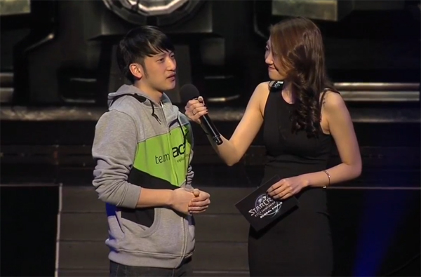 승리한 문성원이 경기 후 인터뷰를 하고 있다(이미지 캡처=WCS 글로벌 방송)