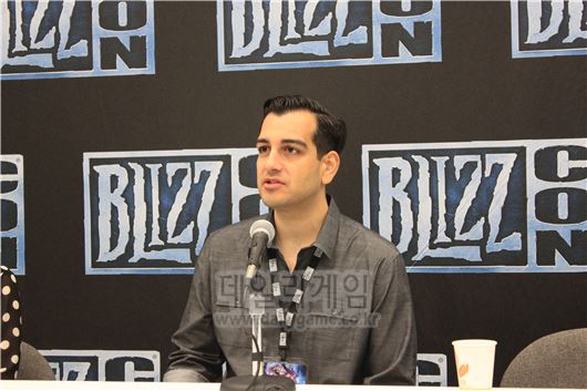 수석 소프트웨어 엔지니어인 알란 다비리는 '스타2:공허의유산'과 '히어로즈오브더스톰'의 UI를 책임지는 팀을 이끌고 있다.