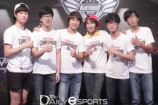 부스터범스를 제압하고 결승 진출에 성공한 CJ 레이싱.