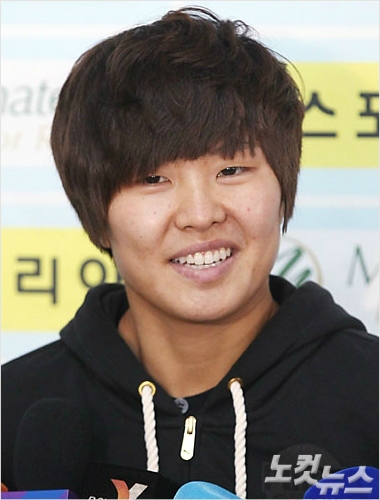 지소연은괌과동아시아연맹(EAFF)동아시안컵예선에서2골을넣으며개인통산A매치32호골을기록했다.지소연의기록은한국여자축구역사상A매치최다골이다.윤성호기자