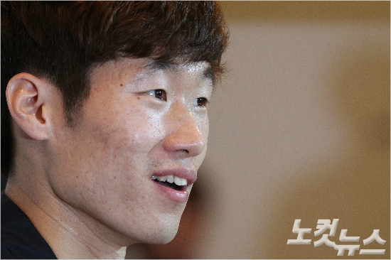 박지성은내년1월호주에서열리는아시안컵에서한국축구대표팀의우승가능성을높지않게예상했다.대신그에버금가는성적으로축구팬의신뢰를회복하는것이급선무라고지적했다.(노컷뉴스자료사진)