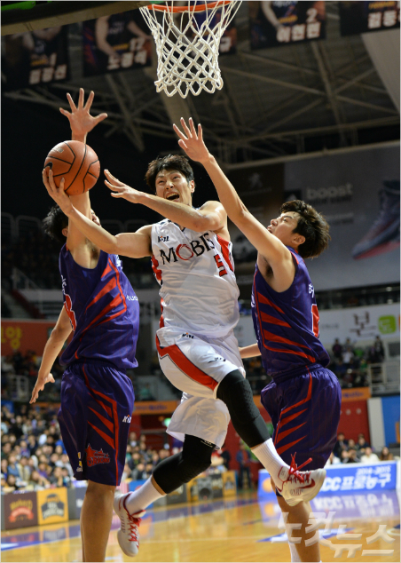 모비스의10연승을이끈송창용(사진제공/KBL)