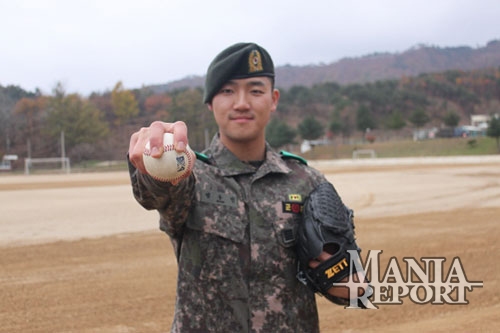 ▲현역으로복무하며,내년을바라보는정수민.95마일(153km)의빠른볼을구사하는그는분명내년시즌드래프트최고의블루칩이다.사진│김현희기자